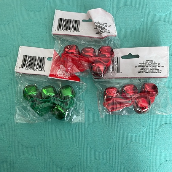 Christmas House Velcro adjustable jingle bell bracelets - Picture 5 of 5